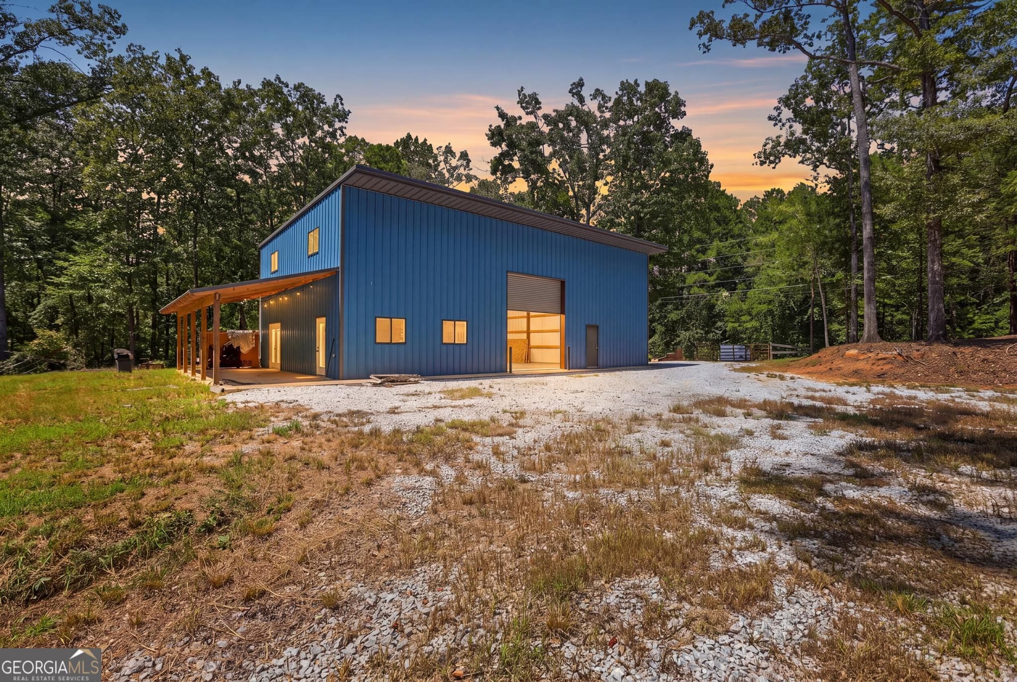 1 bedroom, 1.5 bathroom, 1,440 sq ft single family residence for sale at 346 Currahee Ridge Road, Toccoa, GA 30577 — photo 1 of 47