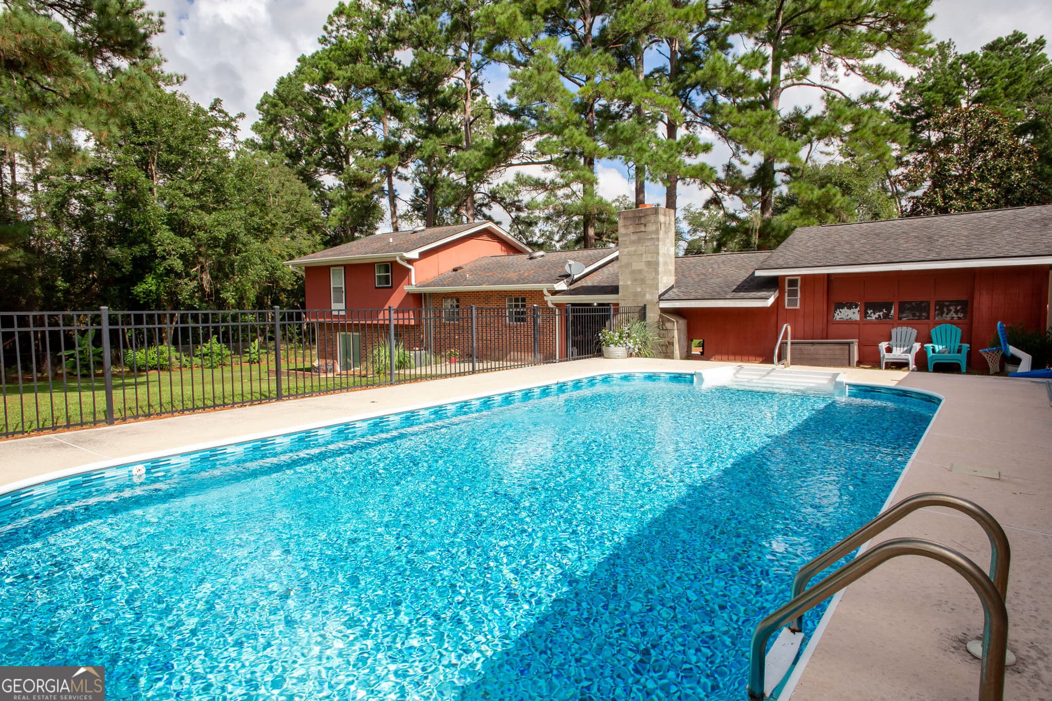 3 bedroom, 2 bathroom, 1,776 sq ft single family residence for sale at 9890 Central Avenue, Waycross, GA 31503 — photo 2