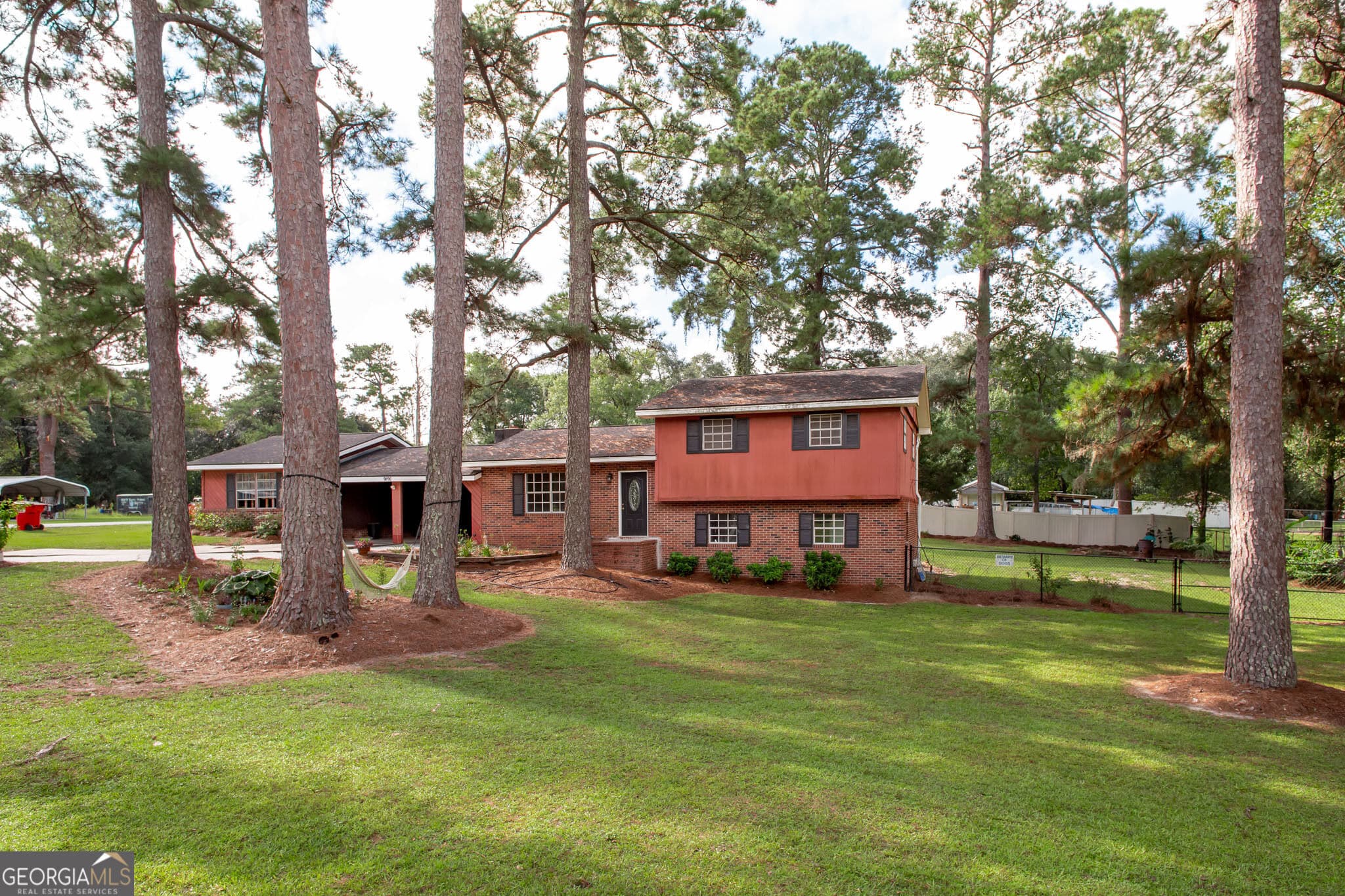 3 bedroom, 2 bathroom, 1,776 sq ft single family residence for sale at 9890 Central Avenue, Waycross, GA 31503 — photo 3