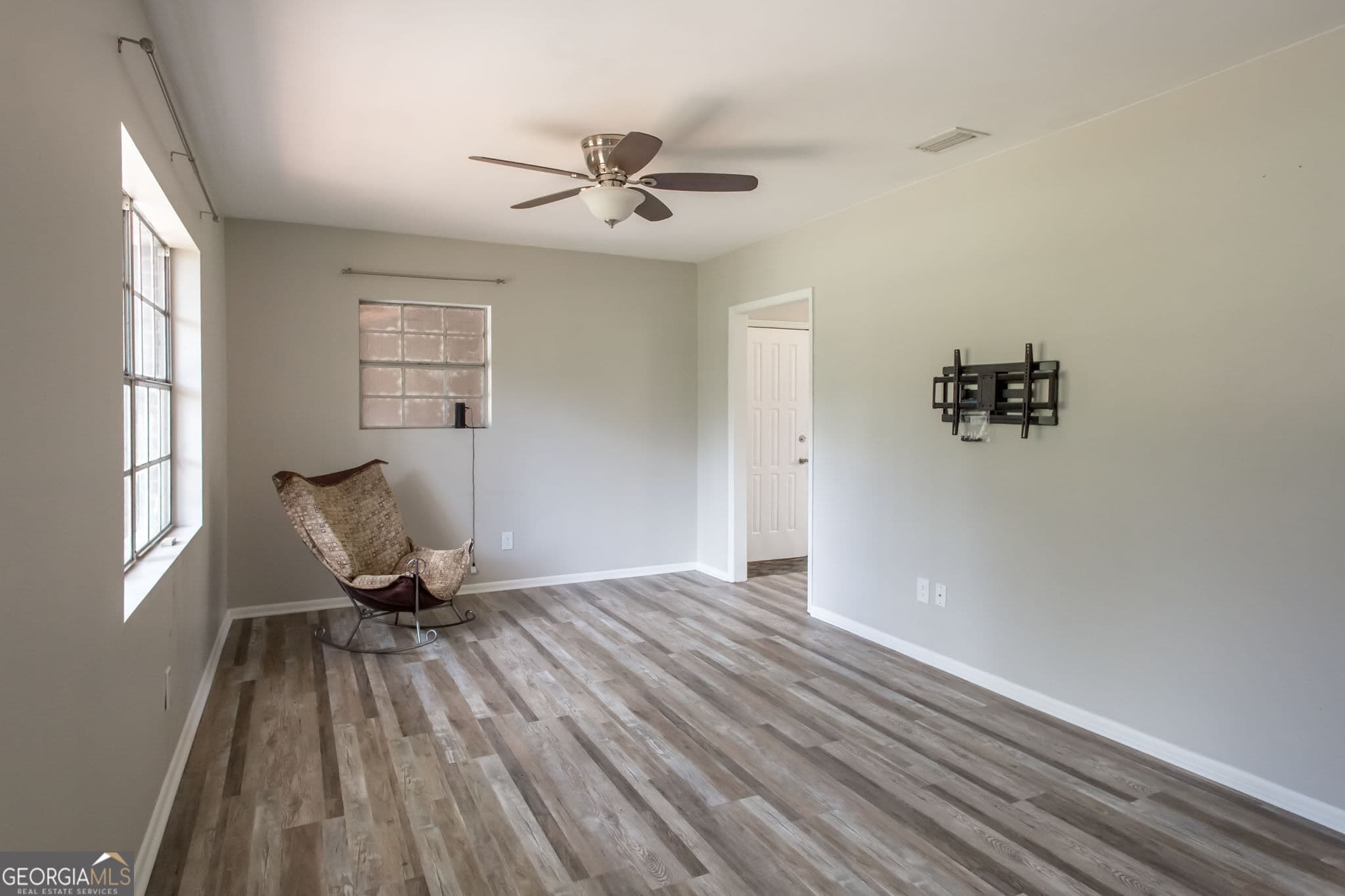 3 bedroom, 2 bathroom, 1,776 sq ft single family residence for sale at 9890 Central Avenue, Waycross, GA 31503 — photo 5