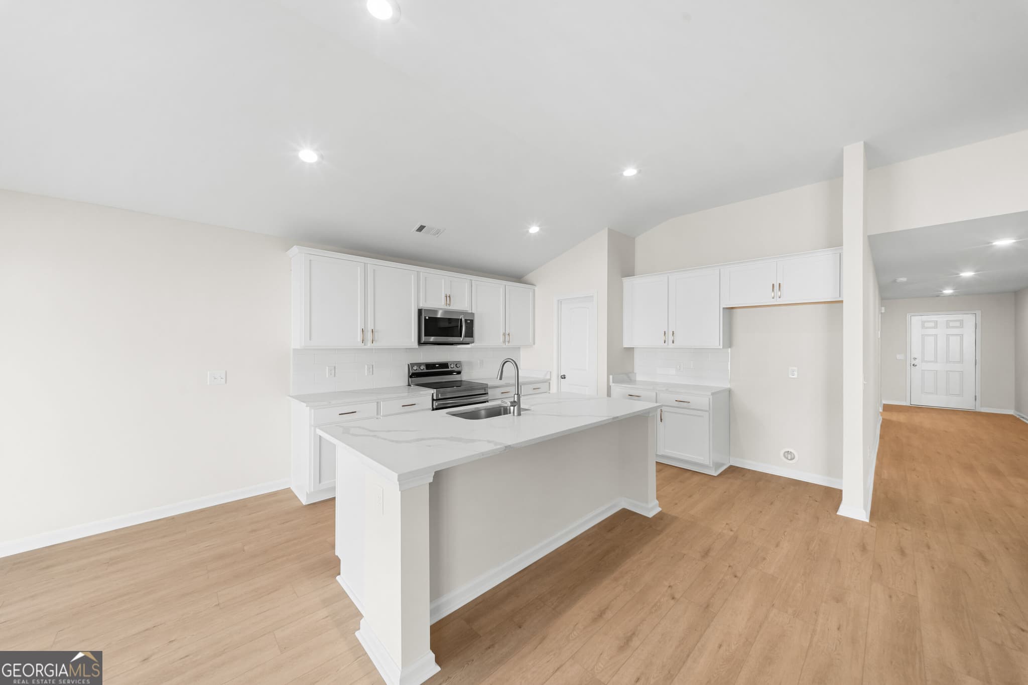 3 bedroom, 2 bathroom, 1,733 sq ft single family residence for sale at 321 Silver Fox Drive, St. Marys, GA 31558 — photo 6