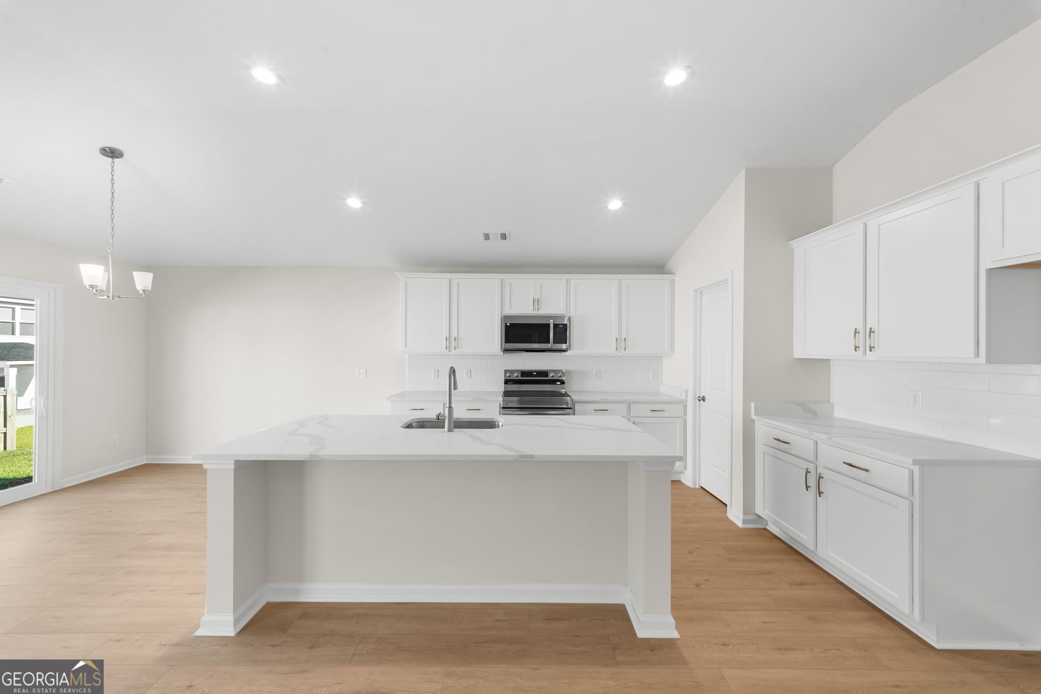 3 bedroom, 2 bathroom, 1,733 sq ft single family residence for sale at 321 Silver Fox Drive, St. Marys, GA 31558 — photo 7