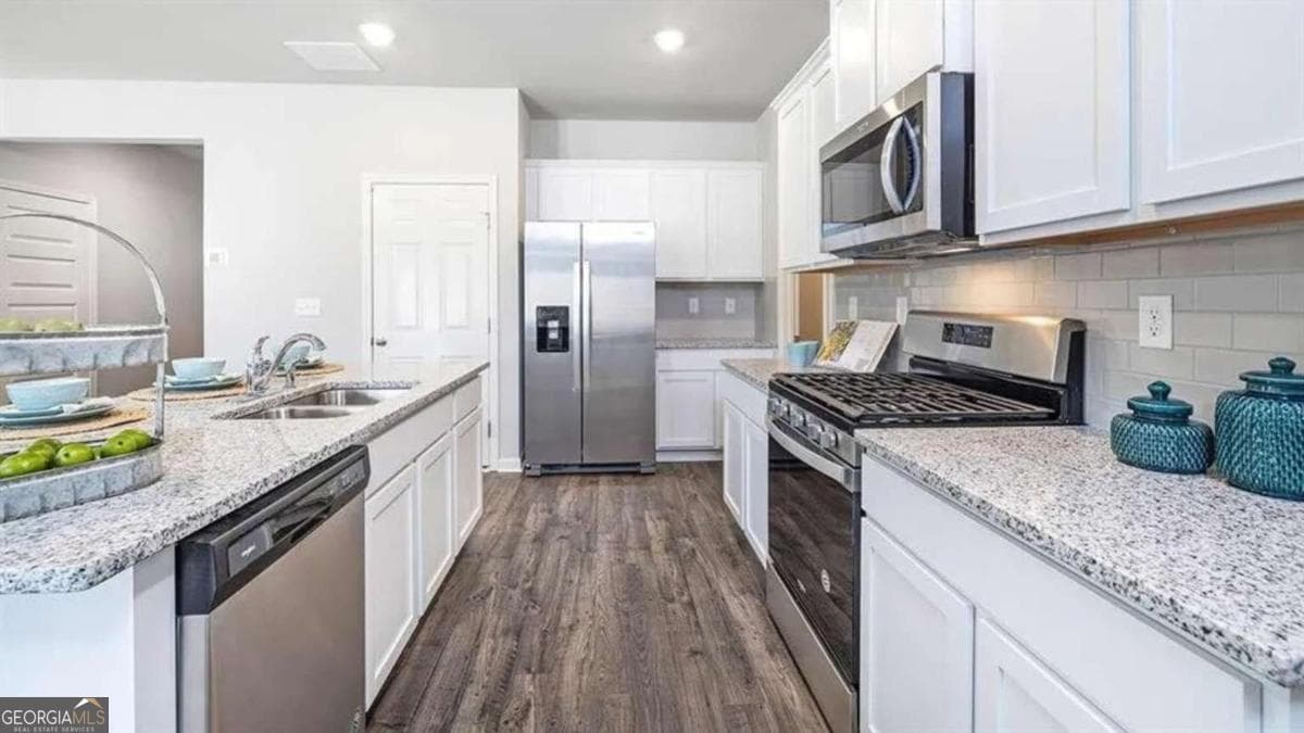 5 bedroom, 3 bathroom, 2,480 sq ft single family residence for rent at 1087 Rigby Court, Atlanta, GA 30354 for $3,600 a month — photo 2