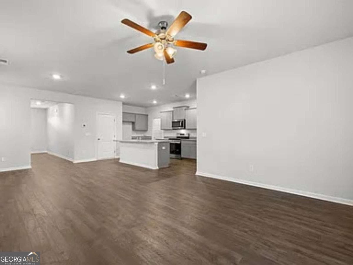 5 bedroom, 3 bathroom, 2,480 sq ft single family residence for rent at 1087 Rigby Court, Atlanta, GA 30354 for $3,600 a month — photo 3