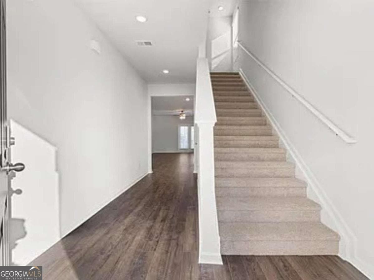 5 bedroom, 3 bathroom, 2,480 sq ft single family residence for rent at 1087 Rigby Court, Atlanta, GA 30354 for $3,600 a month — photo 4