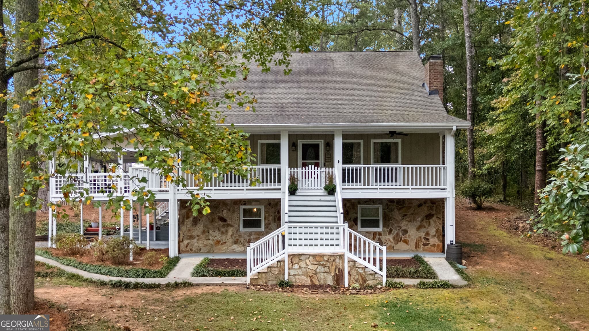 4 bedroom, 3 bathroom, 2,784 sq ft single family residence for sale at 165 Hal Jones Road, Newnan, GA 30263 — photo 2