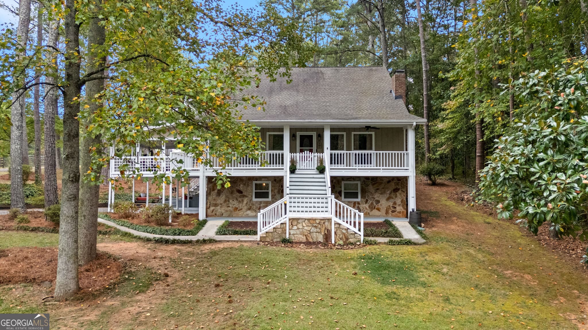 4 bedroom, 3 bathroom, 2,784 sq ft single family residence for sale at 165 Hal Jones Road, Newnan, GA 30263 — photo 3
