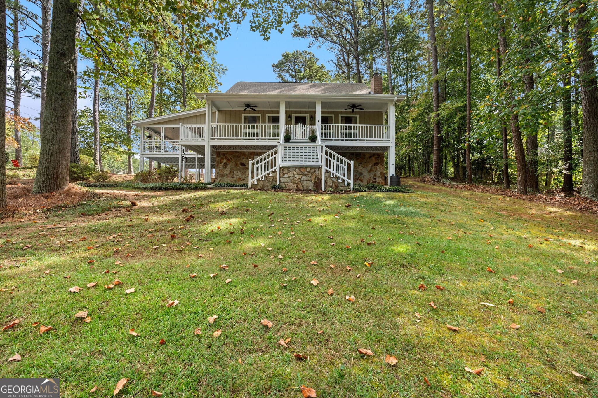 4 bedroom, 3 bathroom, 2,784 sq ft single family residence for sale at 165 Hal Jones Road, Newnan, GA 30263 — photo 4