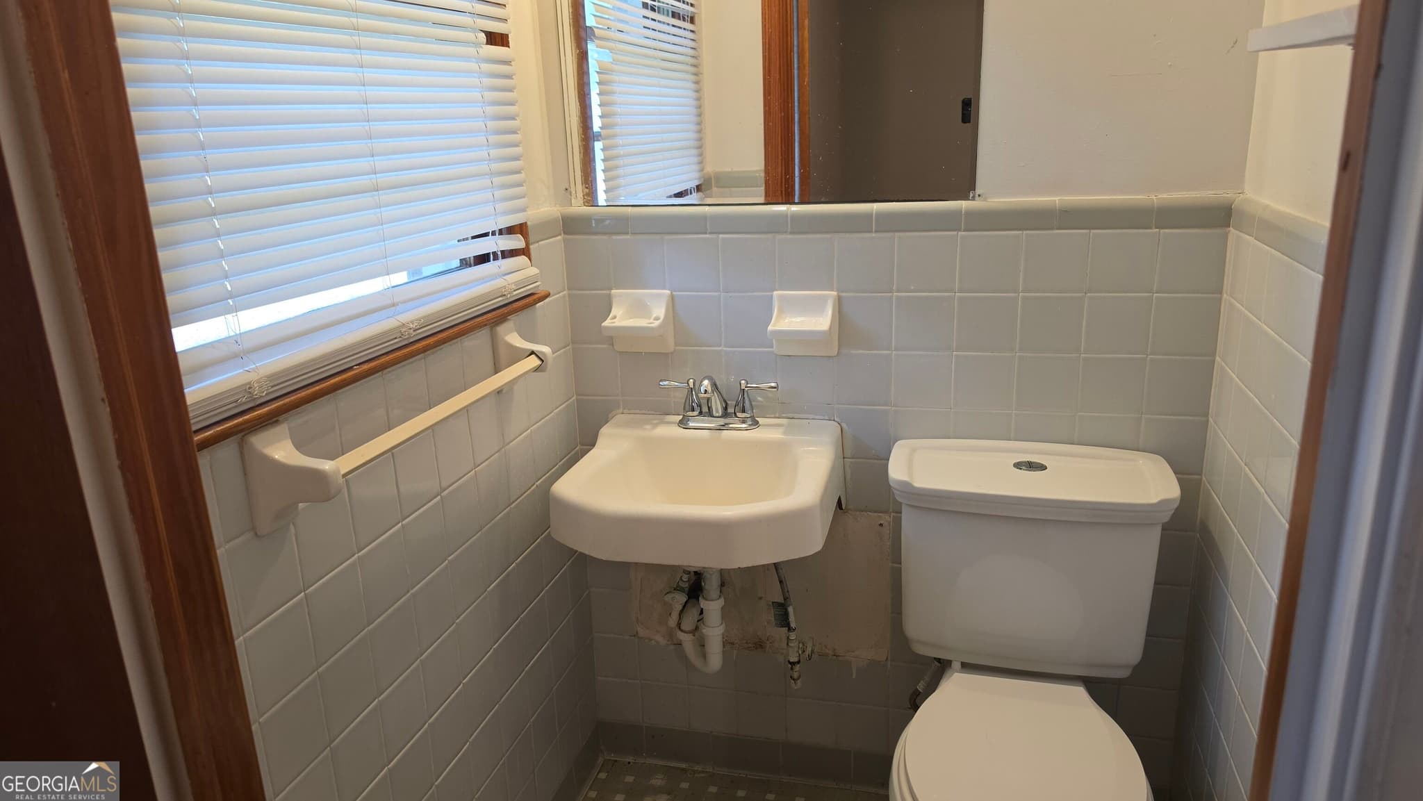 3 bedroom, 1.5 bathroom, 1,375 sq ft single family residence for sale at 632 Pineridge Drive, Forest Park, GA 30297 — photo 9
