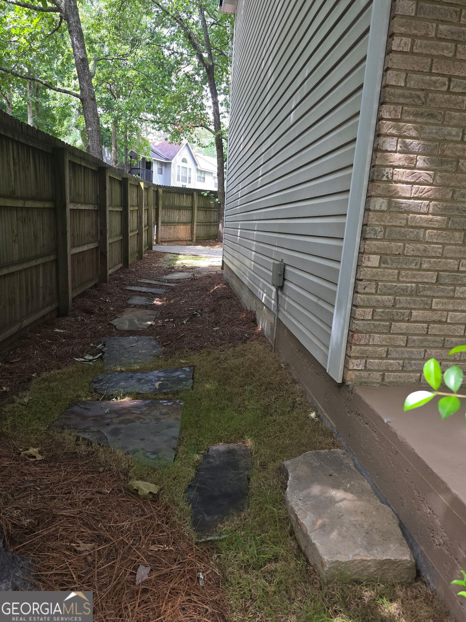3 bedroom, 2.5 bathroom, 1,423 sq ft single family residence for sale at 3380 Salem Cove Way, Conyers, GA 30013 — photo 7
