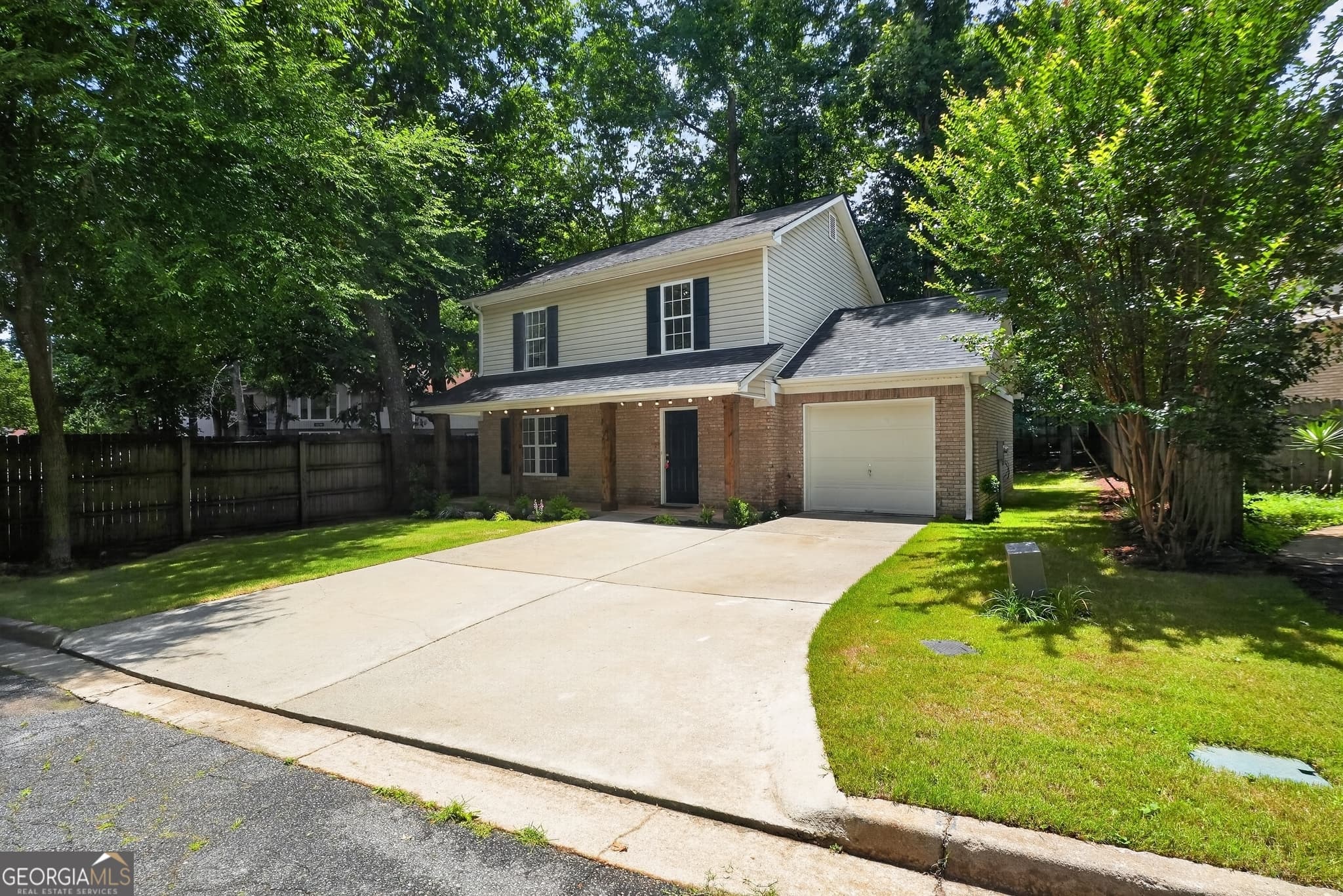 3 bedroom, 2.5 bathroom, 1,423 sq ft single family residence for sale at 3380 Salem Cove Way, Conyers, GA 30013 — photo 3