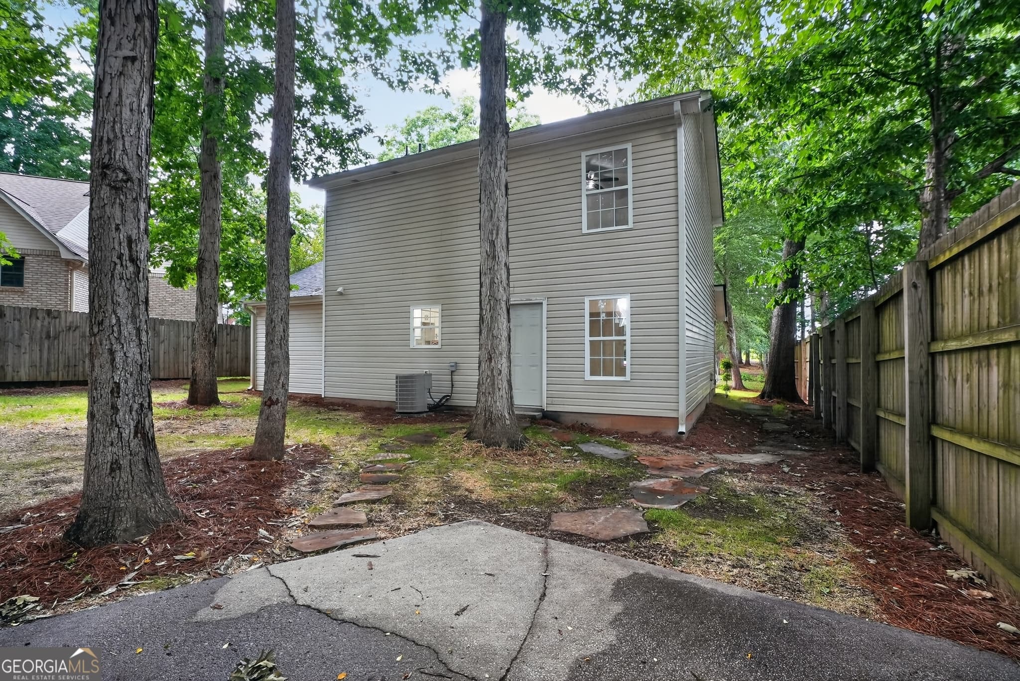 3 bedroom, 2.5 bathroom, 1,423 sq ft single family residence for sale at 3380 Salem Cove Way, Conyers, GA 30013 — photo 5