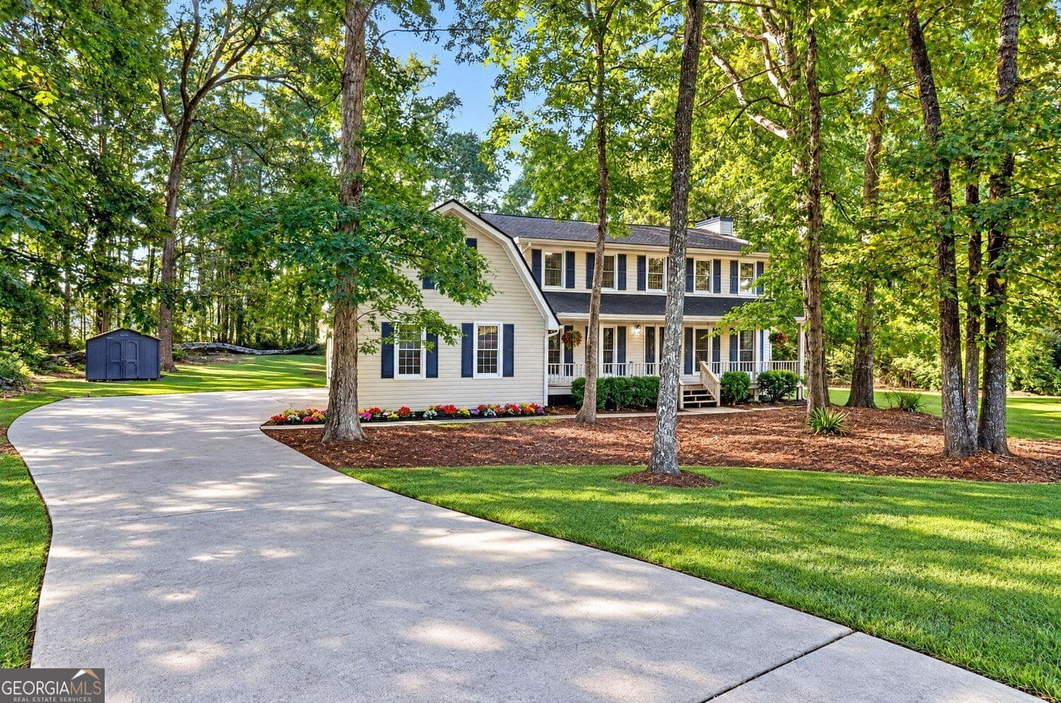 5 bedroom, 2.5 bathroom, 2,491 sq ft single family residence for sale at 135 Pamela Court, Fayetteville, GA 30214 — photo 2
