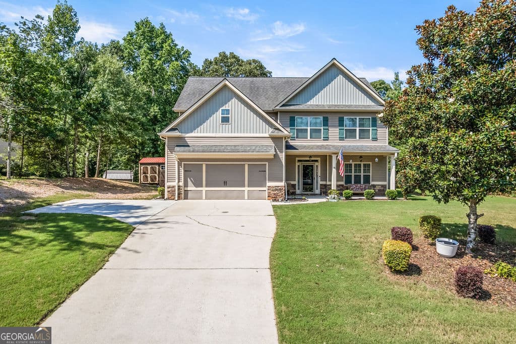 4 bedroom, 3 bathroom, 2,396 sq ft single family residence for sale at 178 Brandish Drive, Newnan, GA 30263 — photo 2