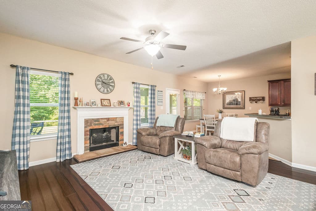 4 bedroom, 3 bathroom, 2,396 sq ft single family residence for sale at 178 Brandish Drive, Newnan, GA 30263 — photo 6