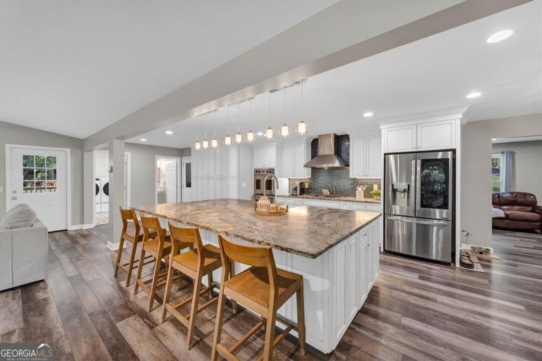 4 bedroom, 4.5 bathroom, 3,208 sq ft single family residence for sale at 165 Ridge Point Close, Roswell, GA 30076 — photo 6