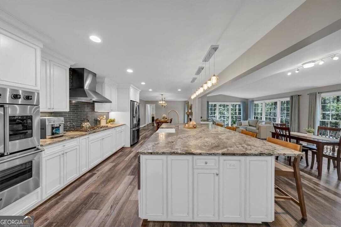 4 bedroom, 4.5 bathroom, 3,208 sq ft single family residence for sale at 165 Ridge Point Close, Roswell, GA 30076 — photo 7