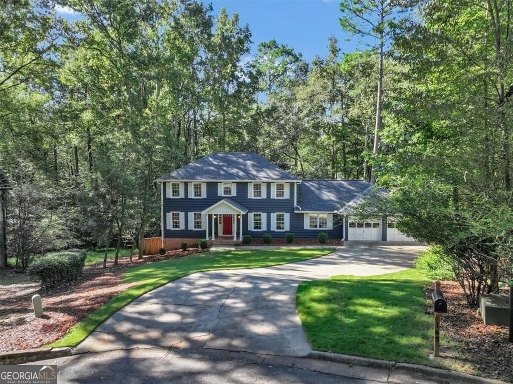4 bedroom, 4.5 bathroom, 3,208 sq ft single family residence for sale at 165 Ridge Point Close, Roswell, GA 30076 — photo 3