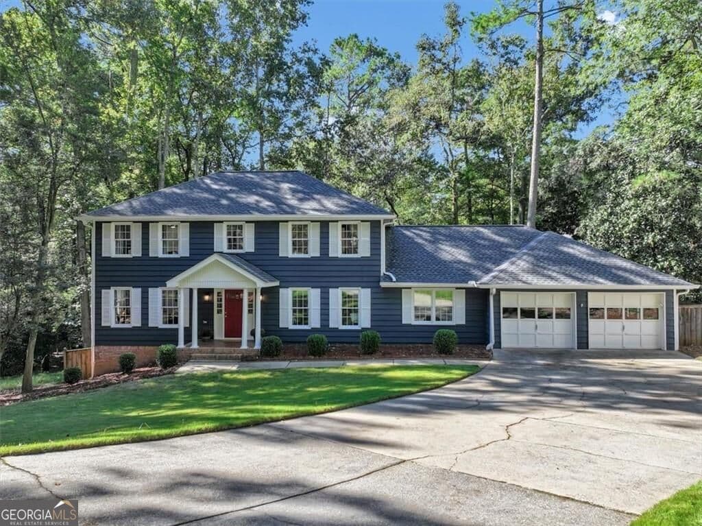 4 bedroom, 4.5 bathroom, 3,208 sq ft single family residence for sale at 165 Ridge Point Close, Roswell, GA 30076 — photo 1 of 71