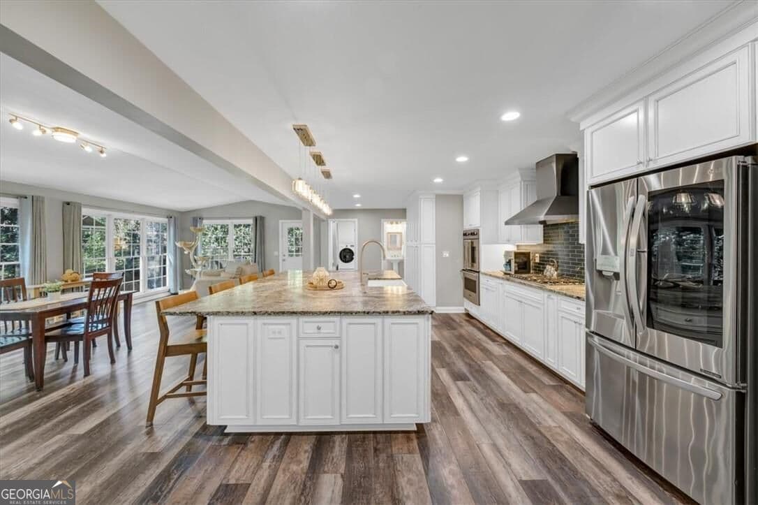 4 bedroom, 4.5 bathroom, 3,208 sq ft single family residence for sale at 165 Ridge Point Close, Roswell, GA 30076 — photo 9