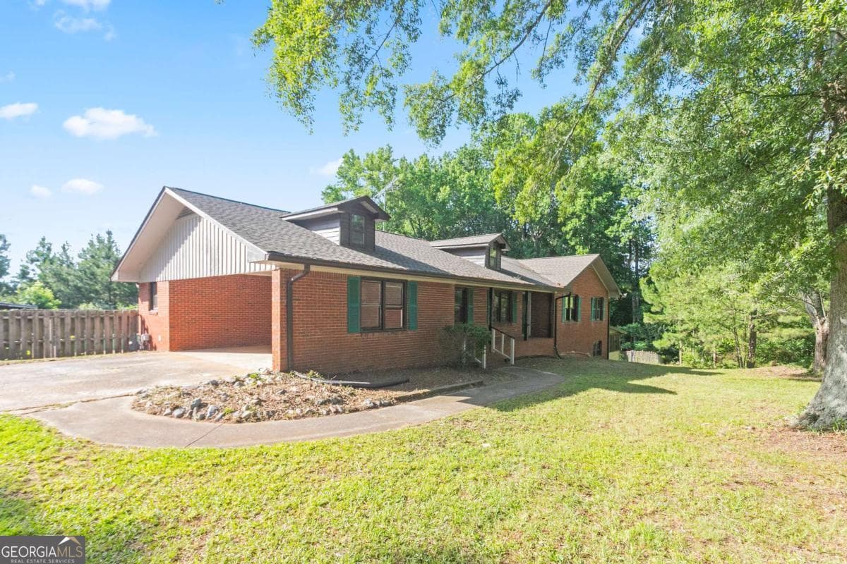 3 bedroom, 3 bathroom, 1,786 sq ft single family residence sold at 3985 S Highway 27, Carrollton, GA 30117