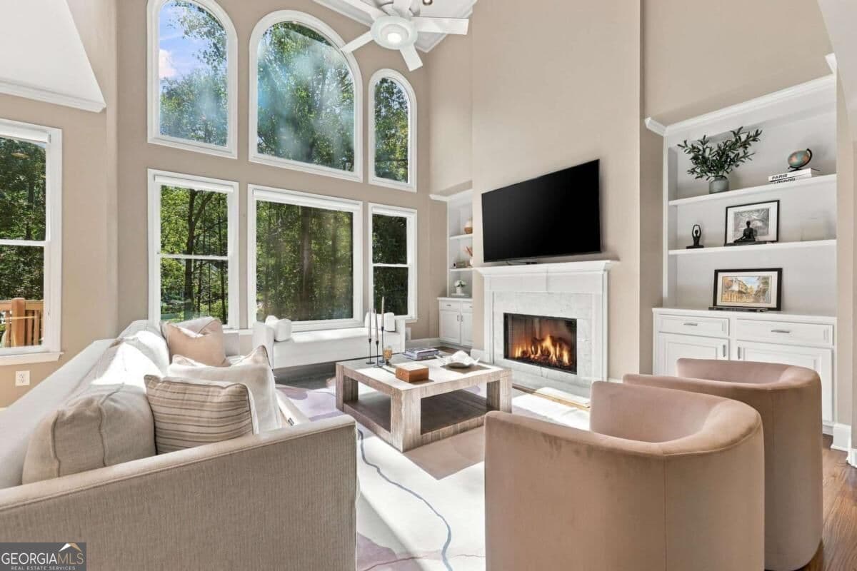 7 bedroom, 4 bathroom, 4,595 sq ft single family residence for sale at 315 Maycroft Court, Roswell, GA 30075 — photo 6