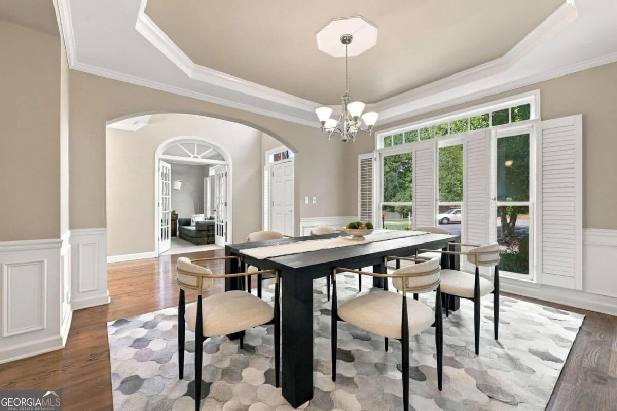 7 bedroom, 4 bathroom, 4,595 sq ft single family residence for sale at 315 Maycroft Court, Roswell, GA 30075 — photo 3