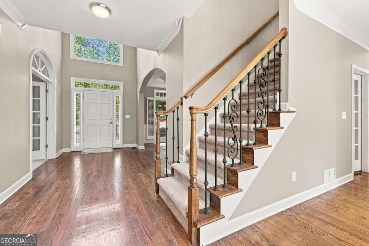 7 bedroom, 4 bathroom, 4,595 sq ft single family residence for sale at 315 Maycroft Court, Roswell, GA 30075 — photo 4
