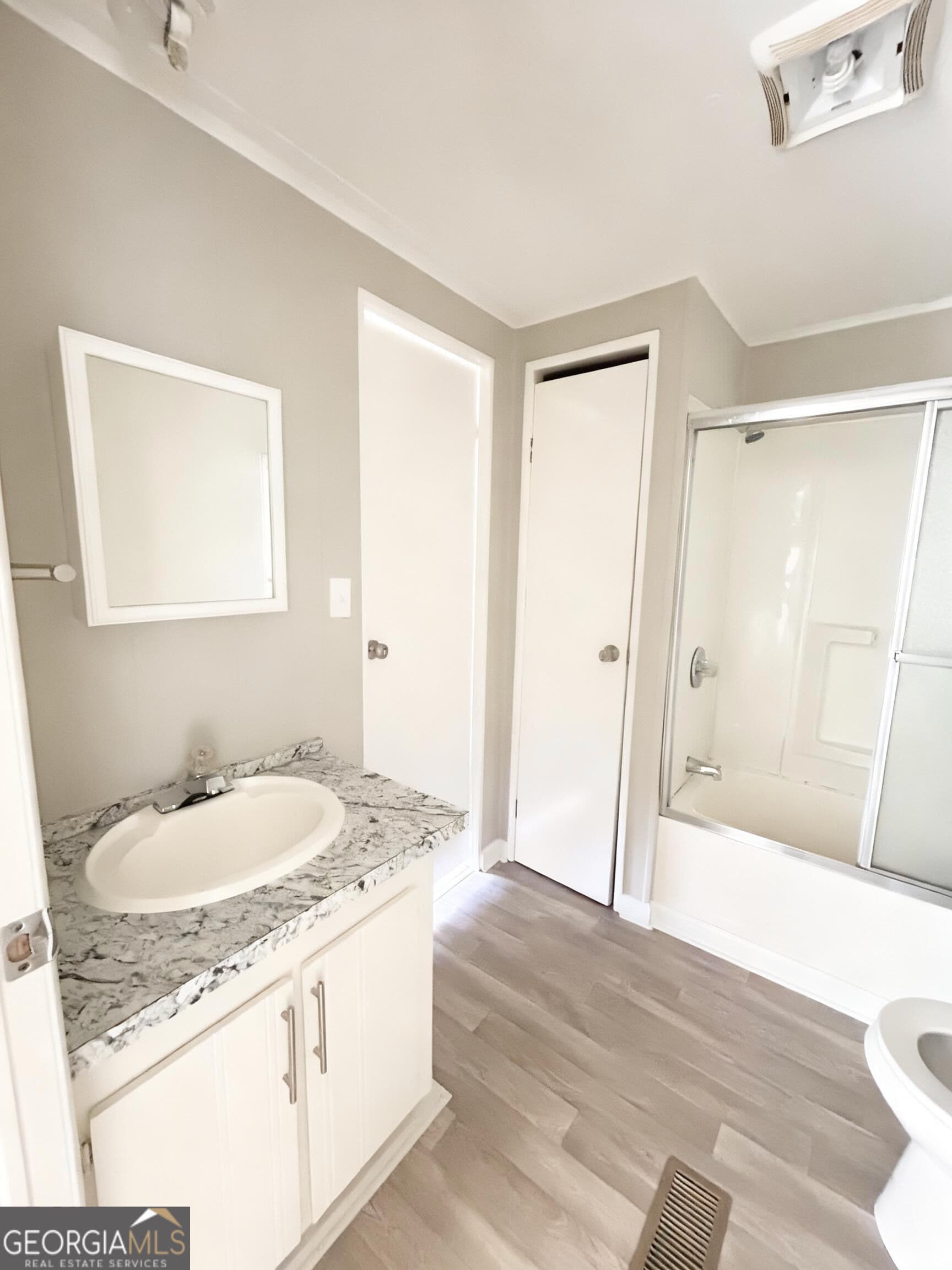 3 bedroom, 2 bathroom, 1,200 sq ft manufactured home,single family residence for sale at 5019 Dicks Hill Parkway, Mount Airy, GA 30563 — photo 10