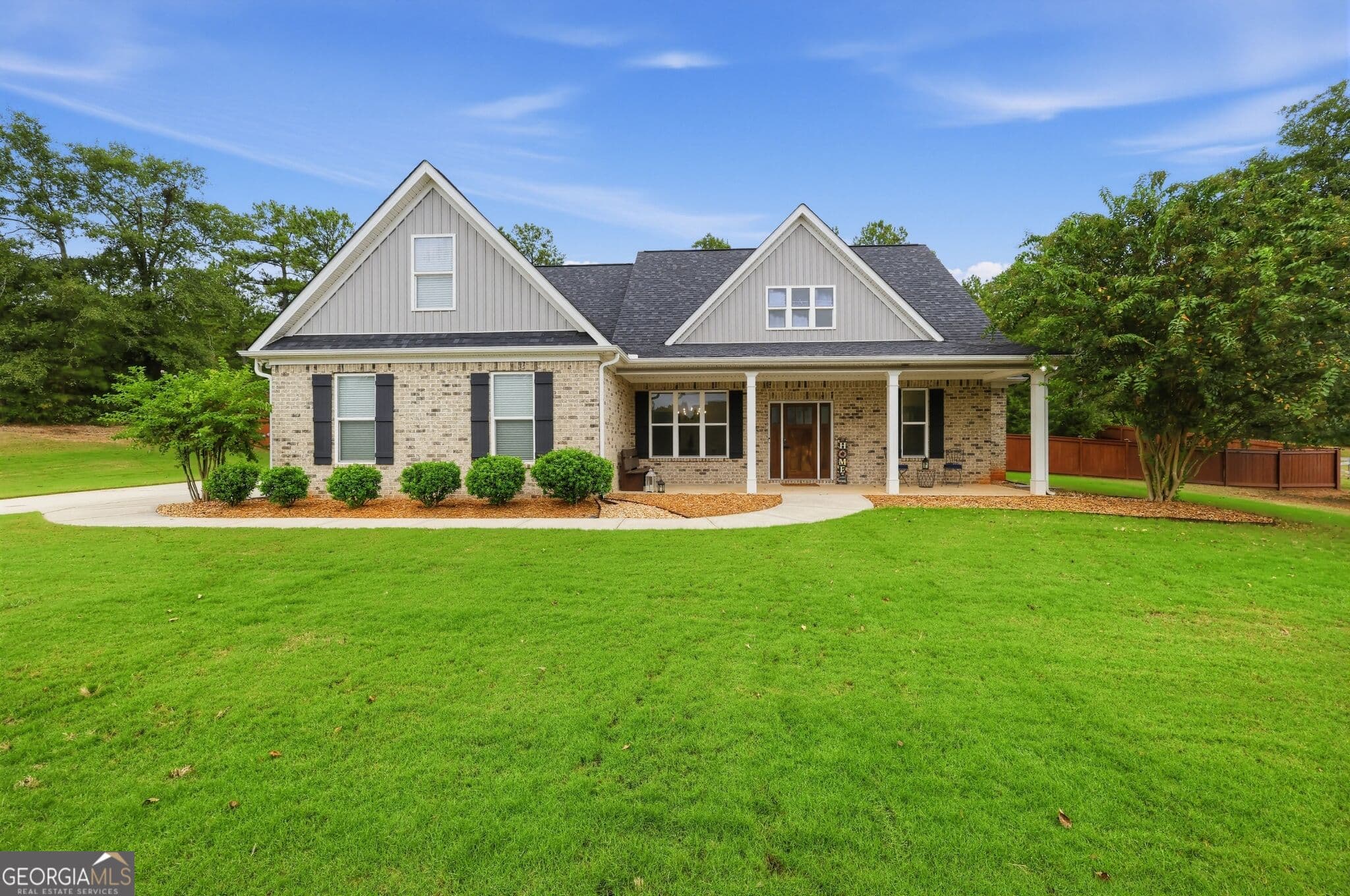 4 bedroom, 3 bathroom, 2,804 sq ft single family residence for sale at 160 Jackson Drive, Forsyth, GA 31029