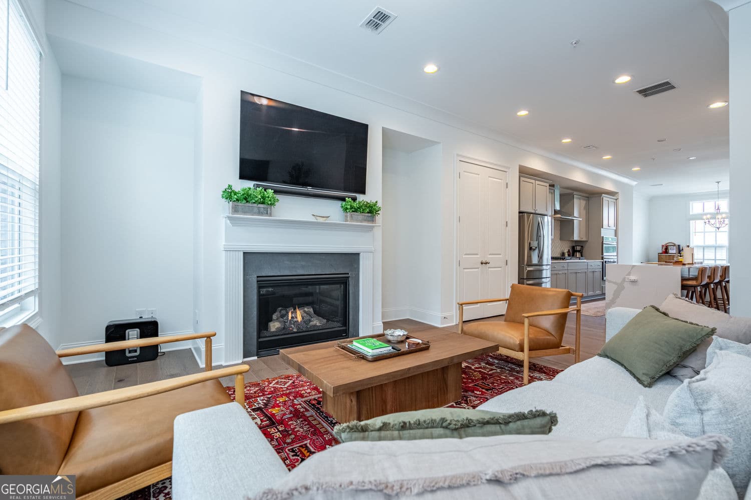 3 bedroom, 4 bathroom, 2,739 sq ft townhouse for sale at 6794 Encore Boulevard, Sandy Springs, GA 30328 — photo 6