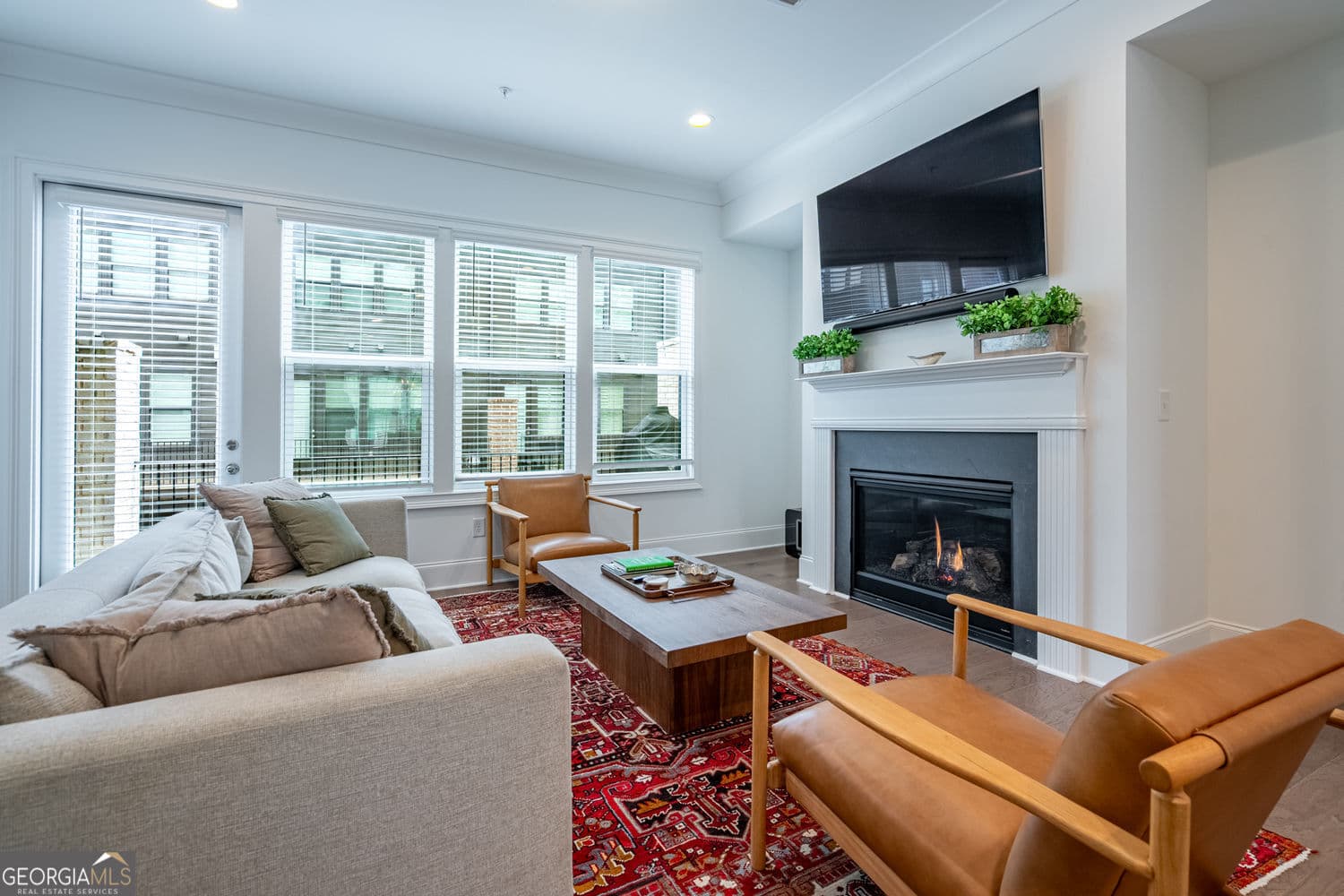 3 bedroom, 4 bathroom, 2,739 sq ft townhouse for sale at 6794 Encore Boulevard, Sandy Springs, GA 30328 — photo 4