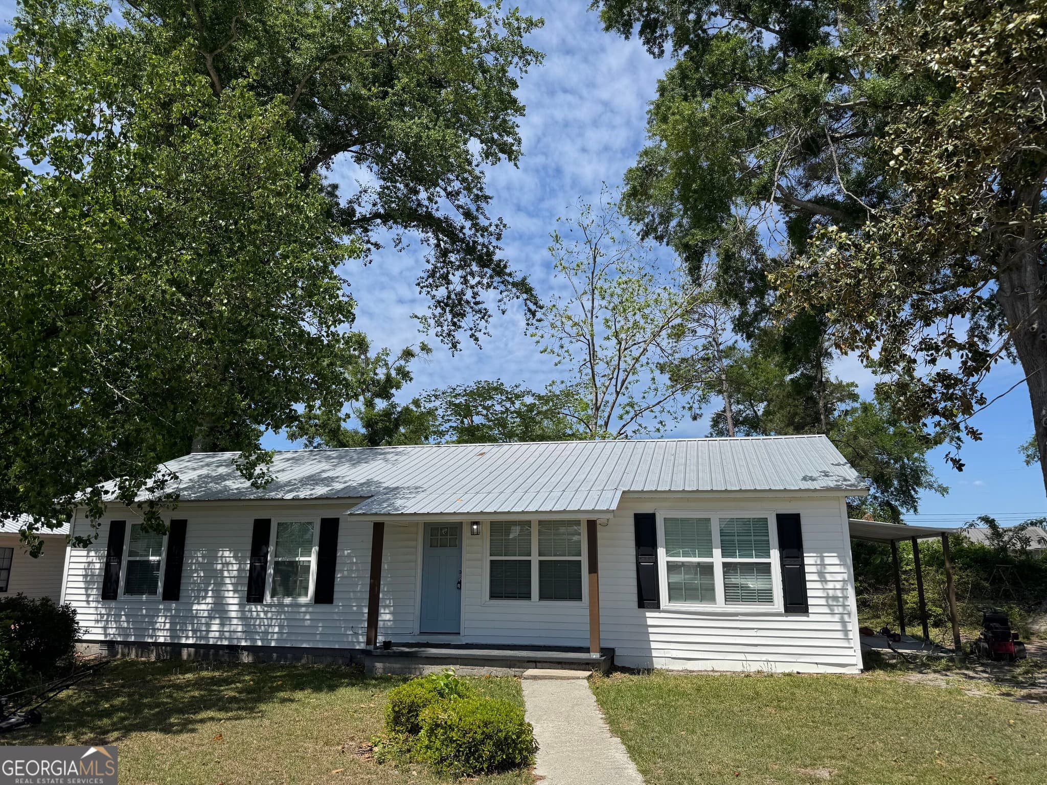 3 bedroom, 1 bathroom, 1,264 sq ft single family residence for sale at 10 Grove Street, Hazlehurst, GA 31539 — photo 3