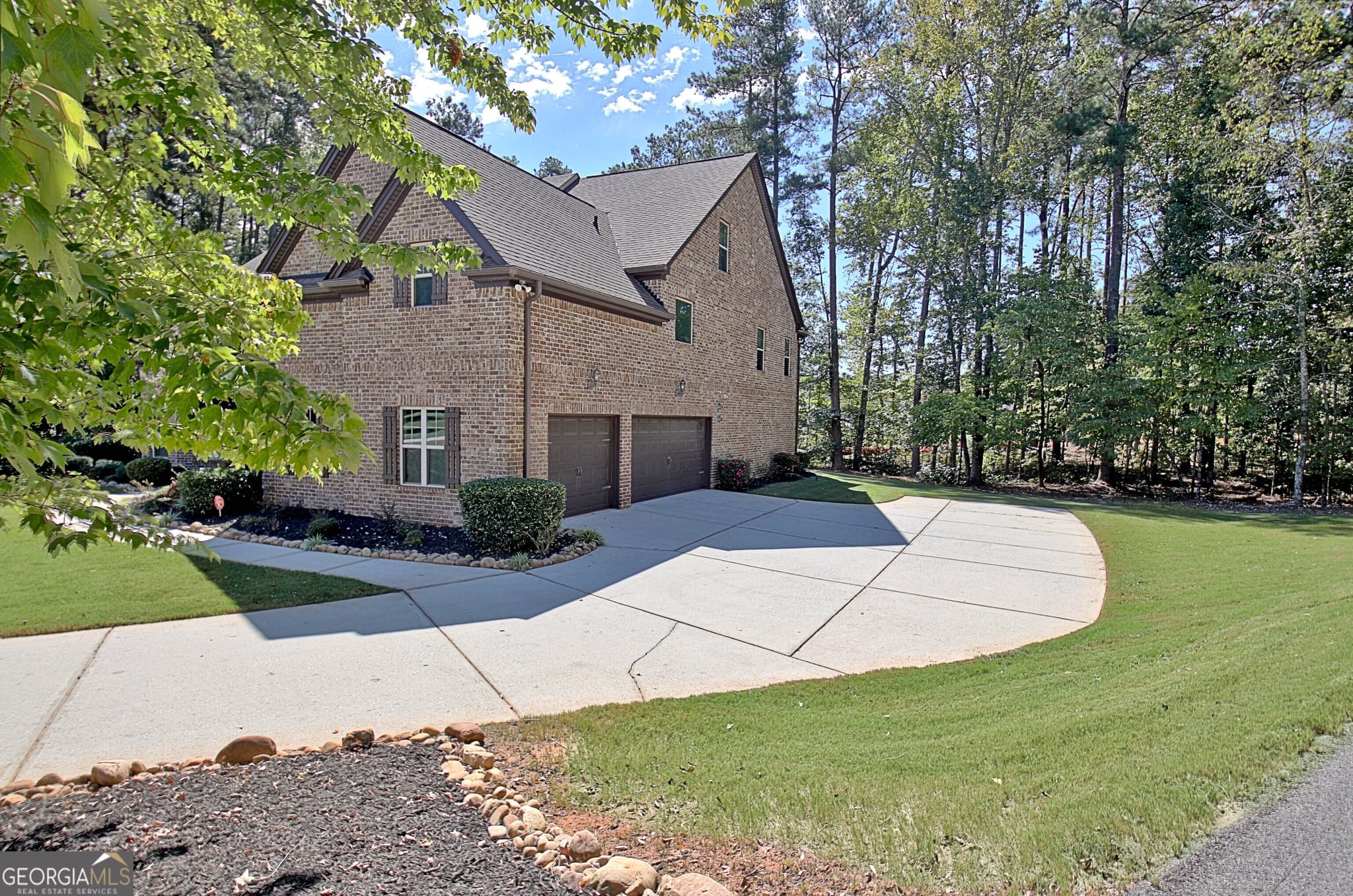 5 bedroom, 4 bathroom, 5,495 sq ft single family residence for sale at 155 Boatwater Bend, Peachtree City, GA 30269 — photo 4