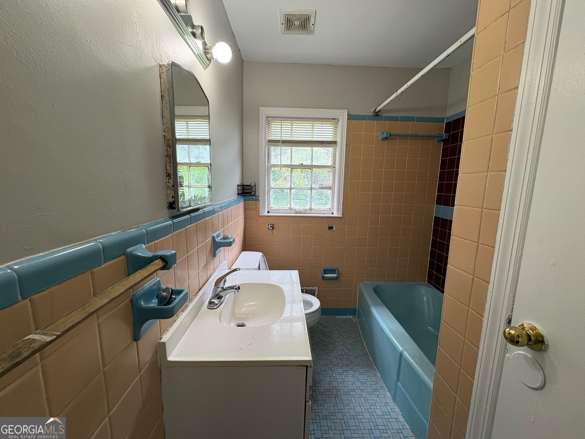 3 bedroom, 2 bathroom, 1,970 sq ft single family residence for rent at 7 Lindberg Street, Statesboro, GA 30458 for $1,600 a month — photo 5