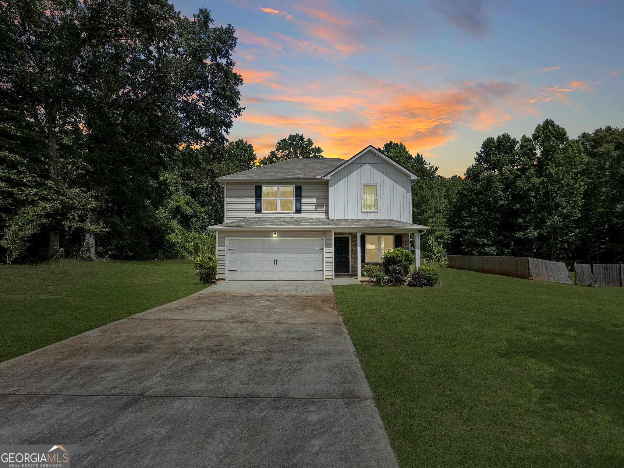 4 bedroom, 2.5 bathroom, 1,760 sq ft single family residence for sale at 160 Deerfield Trace, Barnesville, GA 30204