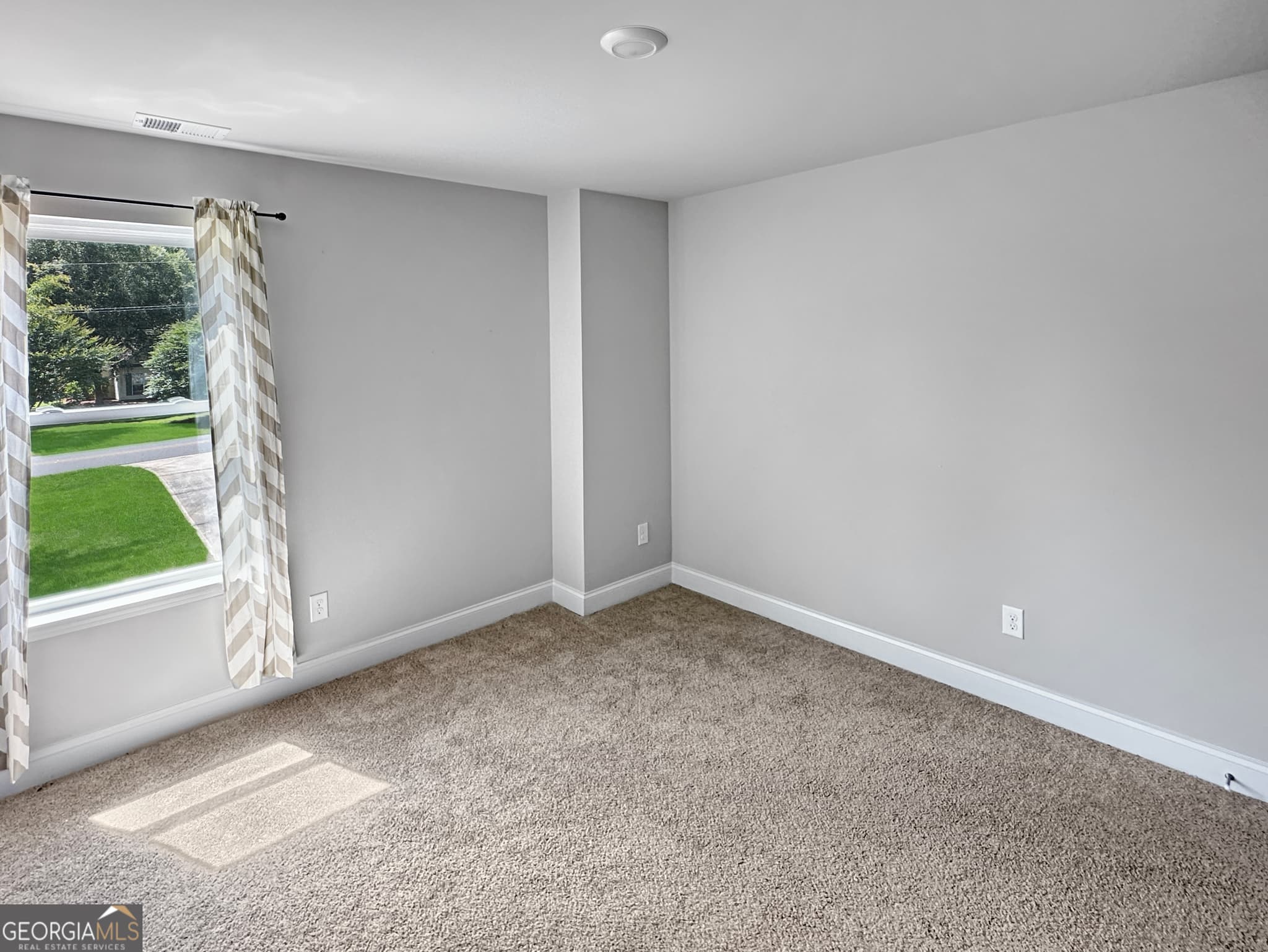 4 bedroom, 2.5 bathroom, 1,760 sq ft single family residence for sale at 160 Deerfield Trace, Barnesville, GA 30204 — photo 9