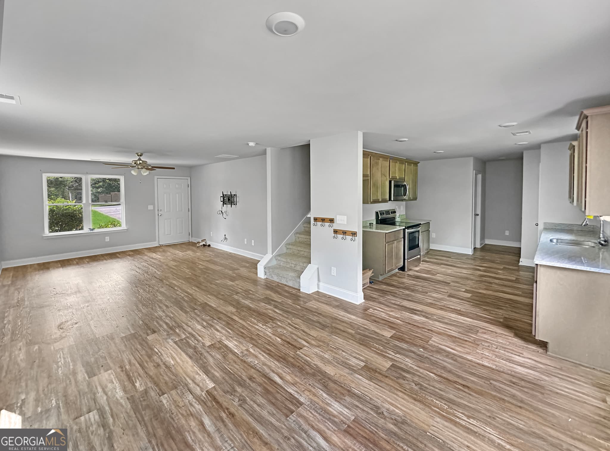 4 bedroom, 2.5 bathroom, 1,760 sq ft single family residence for sale at 160 Deerfield Trace, Barnesville, GA 30204 — photo 4