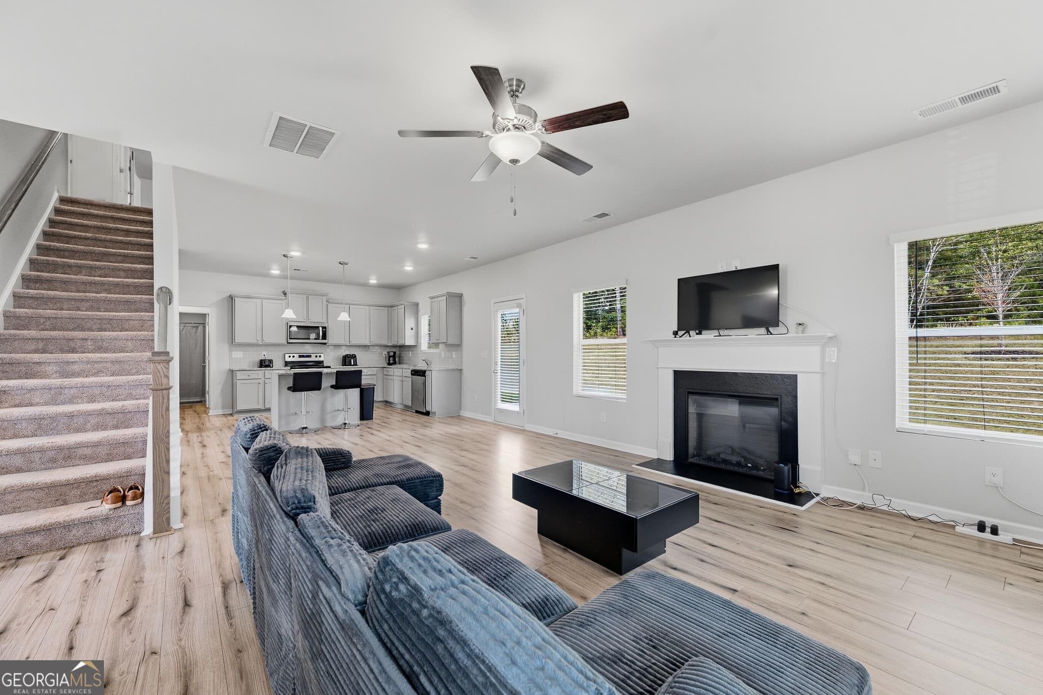 5 bedroom, 3 bathroom, 2,816 sq ft single family residence for sale at 136 Petunia Court, Mcdonough, GA 30252 — photo 2