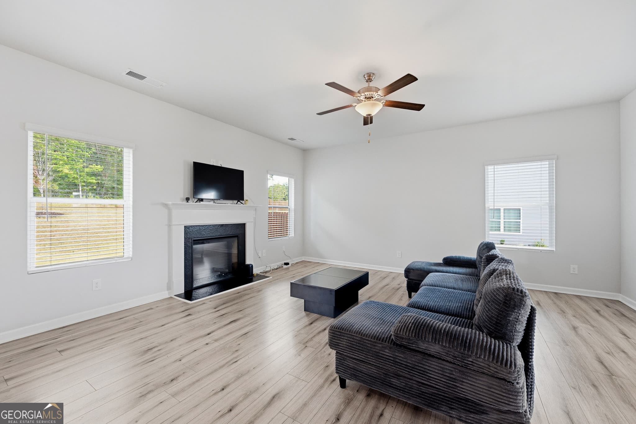 5 bedroom, 3 bathroom, 2,816 sq ft single family residence for sale at 136 Petunia Court, Mcdonough, GA 30252 — photo 8