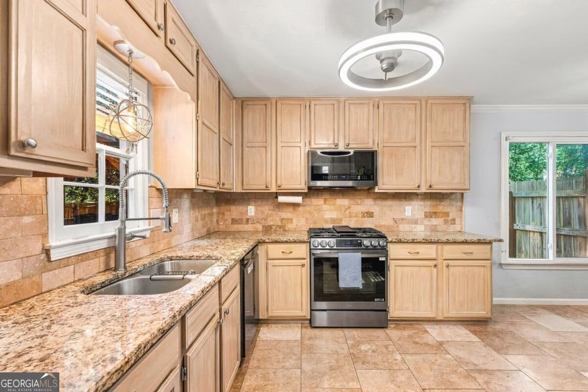3 bedroom, 2.5 bathroom, 2,015 sq ft single family residence for sale at 5056 Rodrick Trail, Marietta, GA 30066 — photo 10
