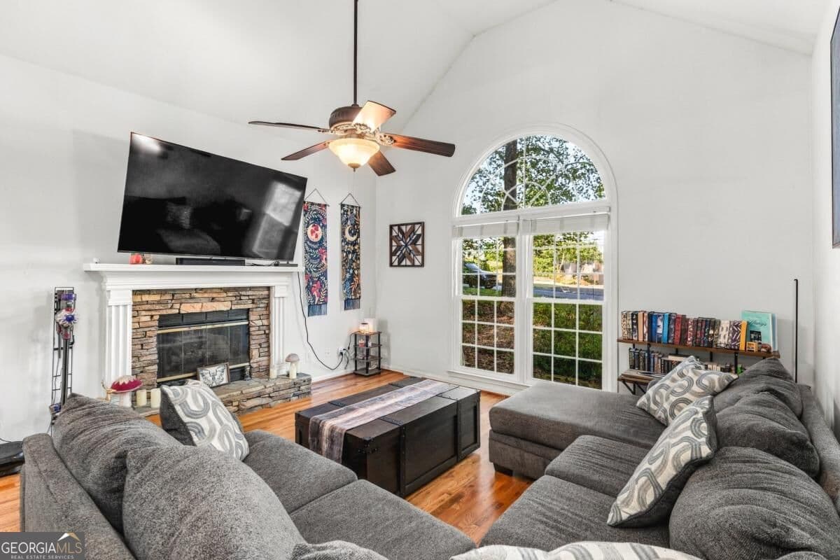 3 bedroom, 2.5 bathroom, 2,015 sq ft single family residence for sale at 5056 Rodrick Trail, Marietta, GA 30066 — photo 4