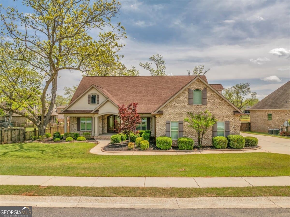 5 bedroom, 3.5 bathroom, 3,260 sq ft single family residence sold at 304 Stacy Lane, Warner Robins, GA 31088