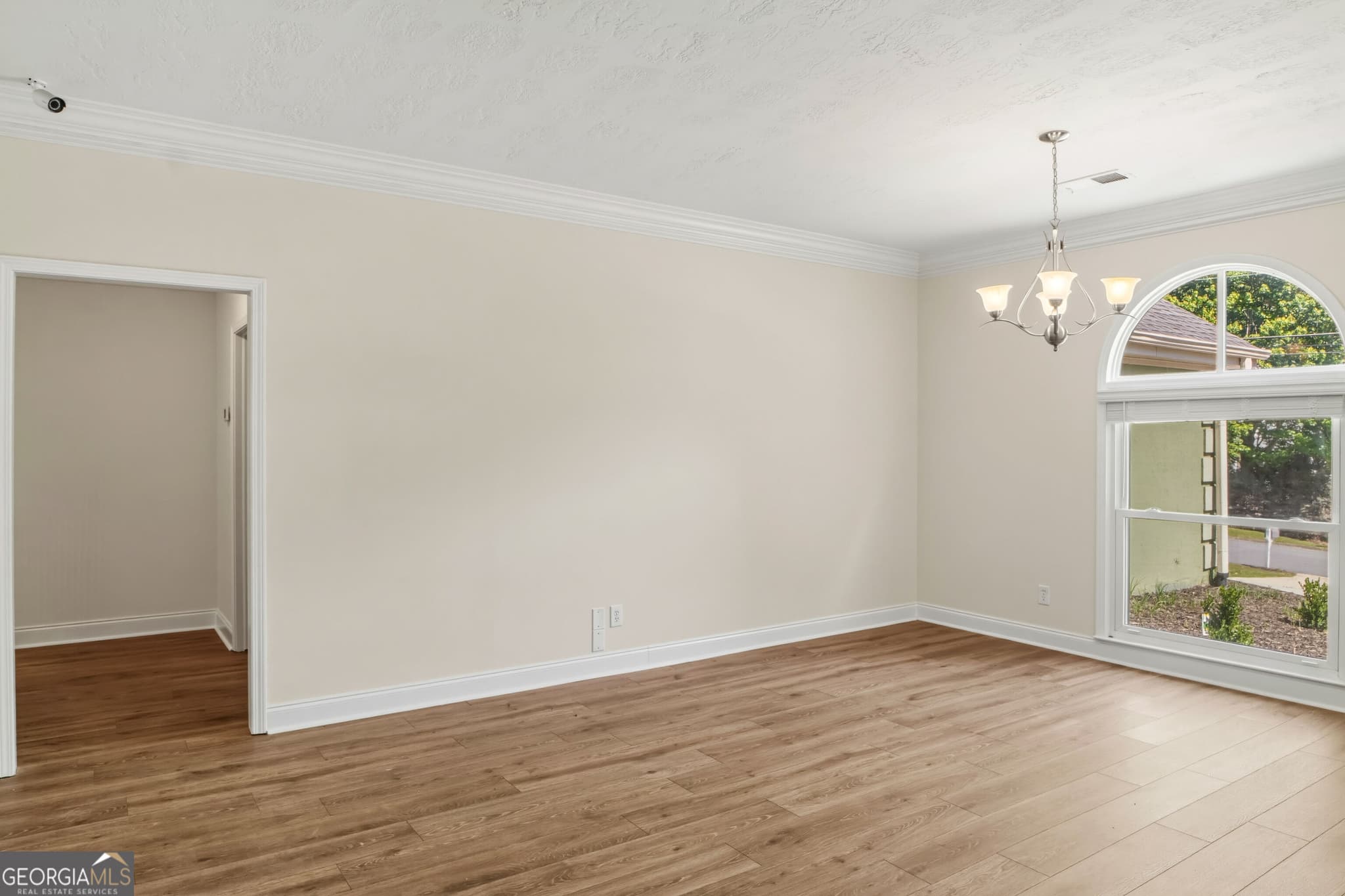 3 bedroom, 2 bathroom, 2,576 sq ft single family residence for sale at 709 Oak Moss Drive, Lawrenceville, GA 30043 — photo 4