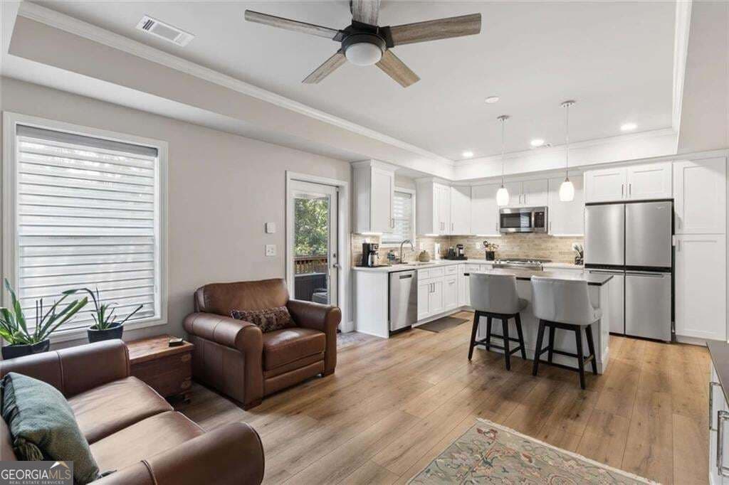 5 bedroom, 3.5 bathroom, 3,956 sq ft single family residence for sale at 6220 Providence Lake Drive, Gainesville, GA 30506 — photo 6