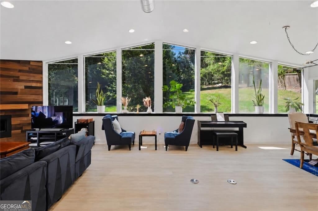 5 bedroom, 4 bathroom, 3,076 sq ft single family residence for sale at 1708 Childerlee Lane, Atlanta, GA 30329 — photo 7