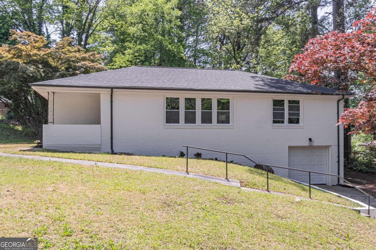 3 bedroom, 2 bathroom, 1,381 sq ft single family residence sold at 810 Parkway Drive, Smyrna, GA 30080