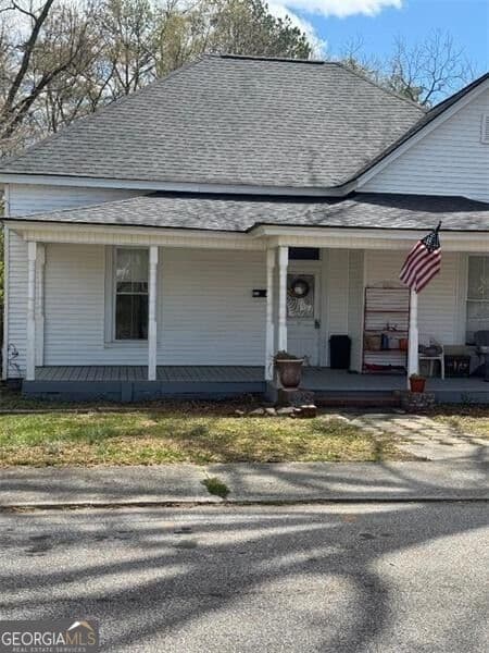 1 bedroom, 1 bathroom, 840 sq ft duplex for rent at 235 Boulevard A, Monroe, GA 30655 for $950 a month