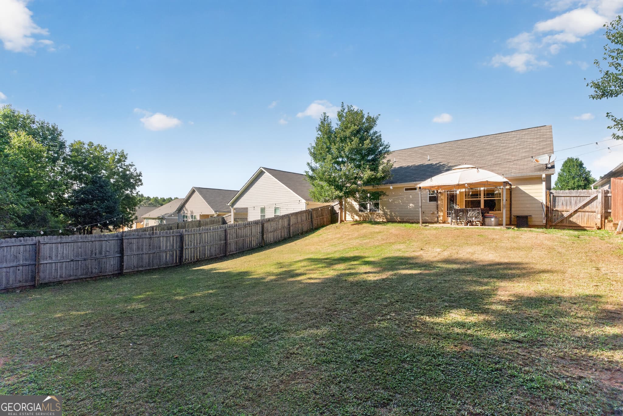 3 bedroom, 2 bathroom, 1,504 sq ft single family residence for sale at 142 Sugar Creek Drive, Cornelia, GA 30531 — photo 2