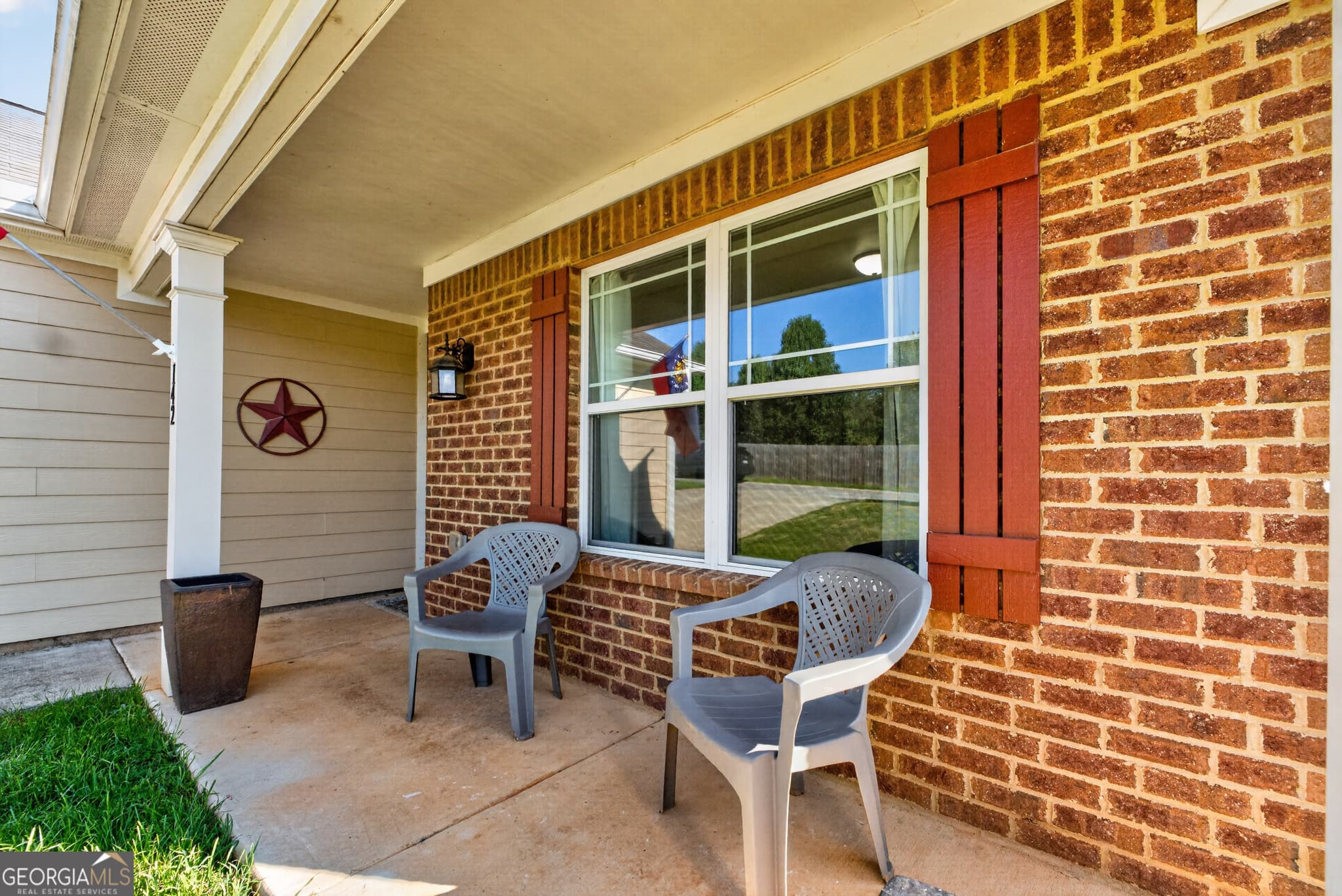 3 bedroom, 2 bathroom, 1,504 sq ft single family residence for sale at 142 Sugar Creek Drive, Cornelia, GA 30531 — photo 3